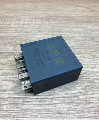 Volkswagen PASSAT B5.5 Other relay 1J0955531
