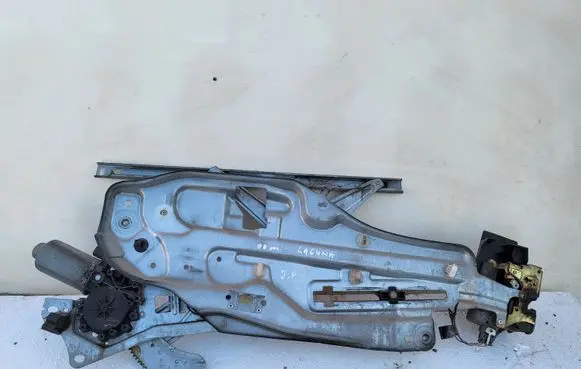 Renault Laguna I Front door window regulator motor 7701672413