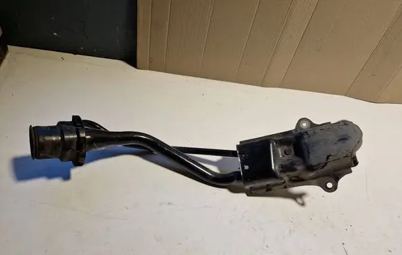 Fuel tank filler neck pipe