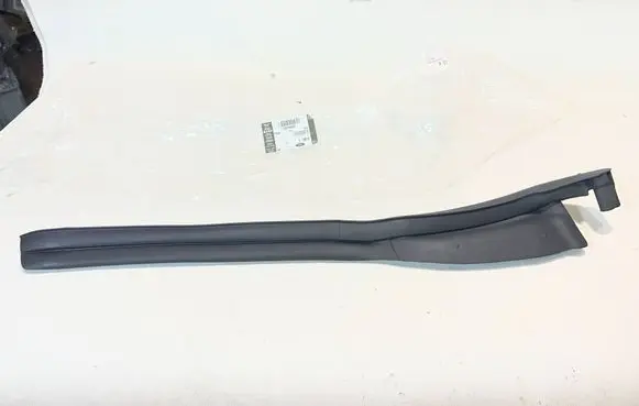Land Rover Range Rover Evoque L551 Rubber seal rear door K8D225384A