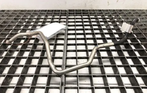 Audi A8 S8 D5 Air conditioning (A/C) pipe/hose 4N0820725B