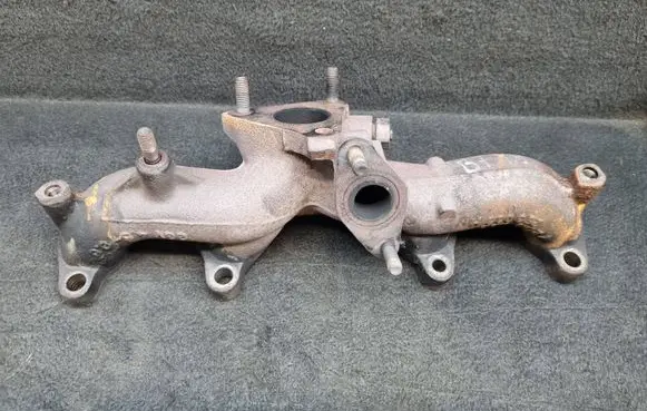 Audi A4 S4 B7 8E 8H Exhaust manifold 038263033H 038253031L