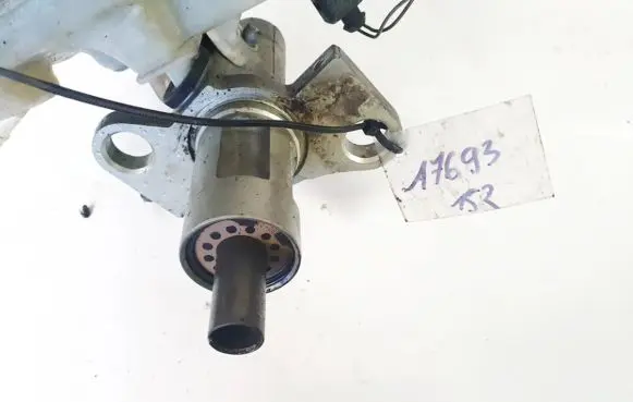 Skoda Superb B5 (3U) Master brake cylinder