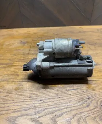 Peugeot 208 Starter motor 9688268480