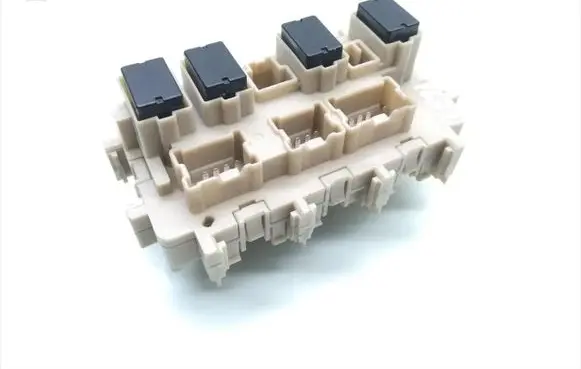 Nissan X-Trail T32 Fuse module 4CL0B
