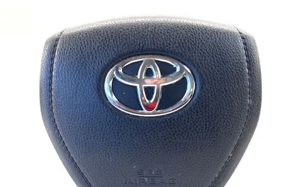 Toyota RAV 4 (XA40) Steering wheel airbag 