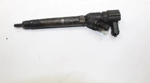 KIA Sportage Fuel injector 338002F300