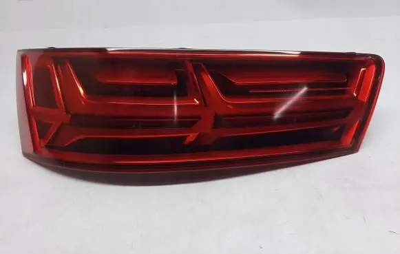 Audi Q7 4M Tailgate rear/tail lights 4M0945093D