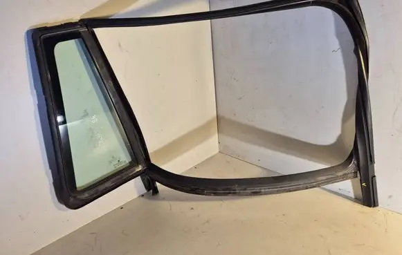 Skoda Octavia Mk2 (1Z) Rear vent window glass 43R00049
