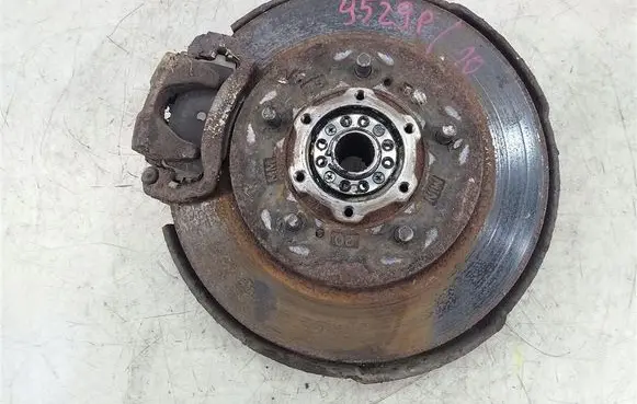 Suzuki Vitara (ET/TA) Front wheel hub spindle knuckle 