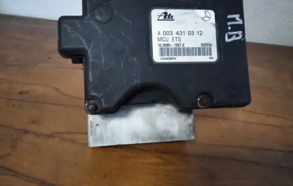 Mercedes-Benz C W202 ABS Pump A0034310312
