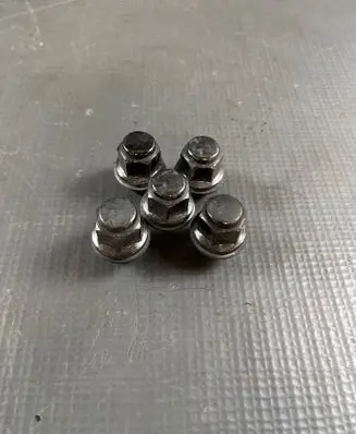 Toyota C-HR II Nuts/bolts