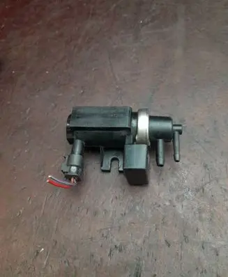 Mercedes-Benz A W169 Turbo solenoid valve A0051535528 04T288 70078200