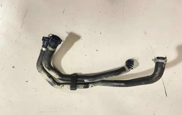 BMW i4 Engine coolant pipe/hose 9475682 9475681