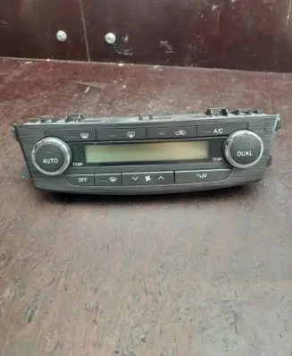 Toyota Avensis T270 Climate control unit 5590005320 T1000763D 100901210162