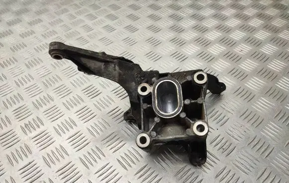 Volkswagen Touareg II A/C compressor mount bracket 059145169AN 059145167AM