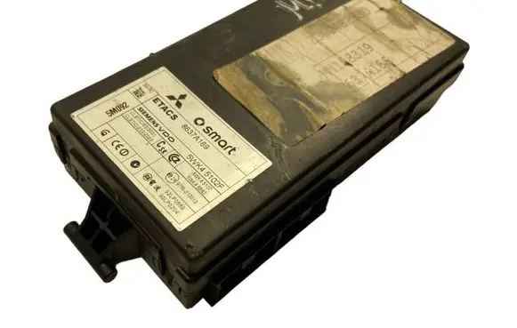 Mitsubishi Colt Fuse box set 8637A169 5WK45102F