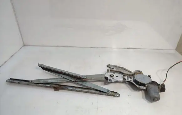 Suzuki Grand Vitara II Front door window regulator with motor 2621003400