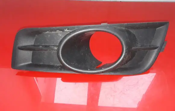 Chevrolet Cruze Front fog light trim/grill 96981086