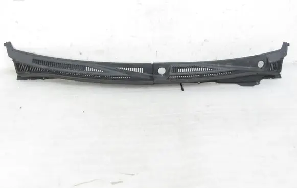 Suzuki Grand Vitara II Wiper trim 7732065J00