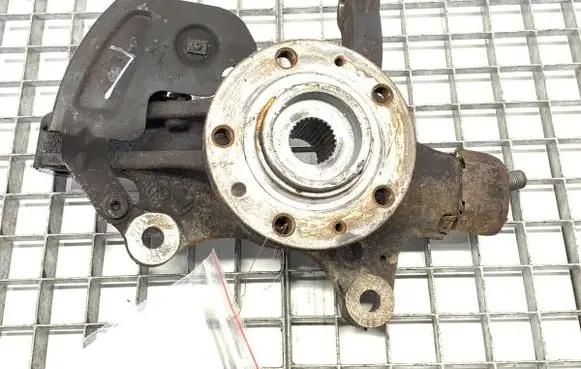 Front wheel hub spindle knuckle