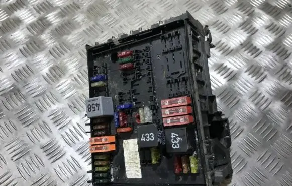 Volkswagen Golf V Fuse box set 1h251103