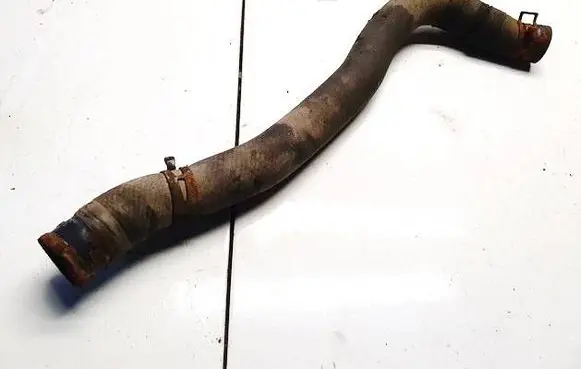 Engine coolant pipe/hose