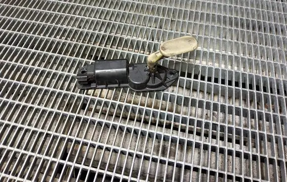 Nissan Elgrand Sliding door motor 