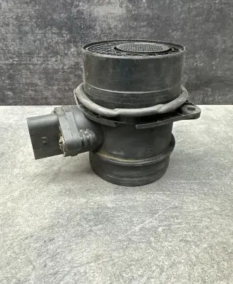 Audi A4 S4 B5 8D Mass air flow meter 074906461B 0281002461