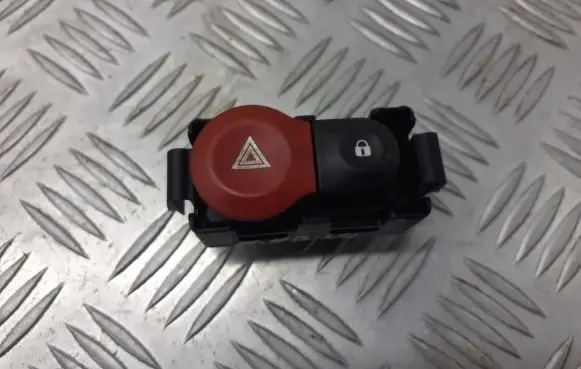 Renault Modus Hazard light switch 8200214896