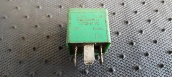 Ford Mondeo MK I Other relay 93BG13A025AA V23136-A1-X2