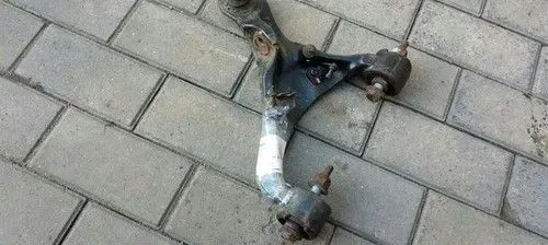 Land Rover Range Rover Sport L320 Front lower control arm/wishbone LR026095