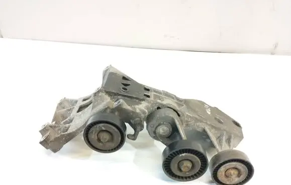 Mercedes-Benz A W169 Generator/alternator bracket AJSI9CU3 K3480