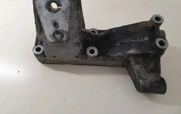 Iveco Daily 4th gen Engine mounting bracket 504050582