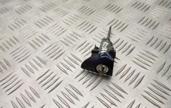 Mercedes-Benz E W211 Front door lock (next to the handle) 