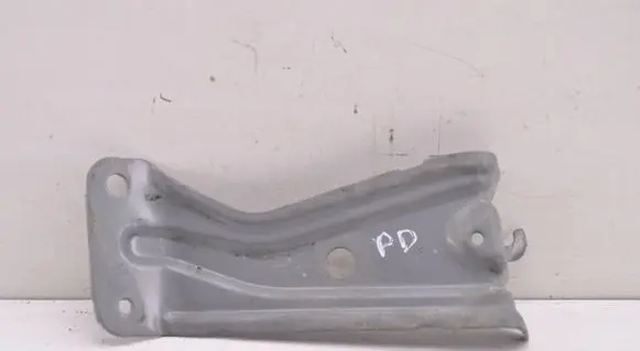 Toyota Yaris Fender mounting bracket