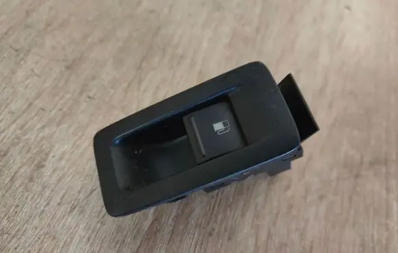 Volkswagen Touran I Fuel tank opening switch 1F0959527