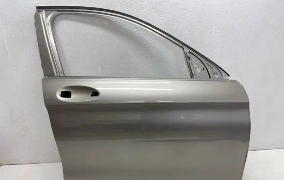 Mercedes-Benz GLC X253 C253 Front door A2537220410 1420C