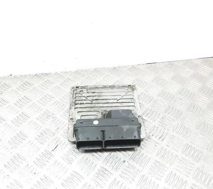 Mercedes-Benz C W203 Engine control unit/module A2711539079 5WK90506 657737705