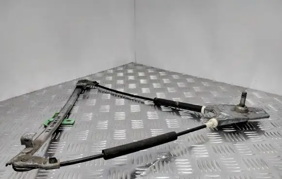 Volkswagen Scirocco Front door manual window regulator 533857401
