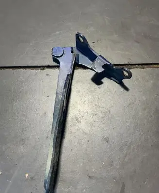 Nissan Terrano Engine bonnet/hood hinges 