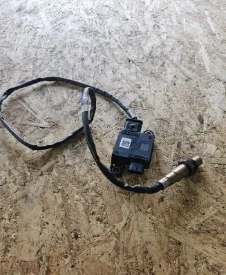 Volkswagen PASSAT B8 Lambda probe sensor 05L906261B E6SSM22 0281007700