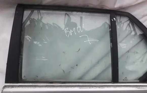 BMW 7 E32 Rear door window glass