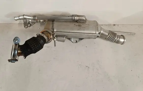 Land Rover Defender EGR valve cooler K6D39F464BD