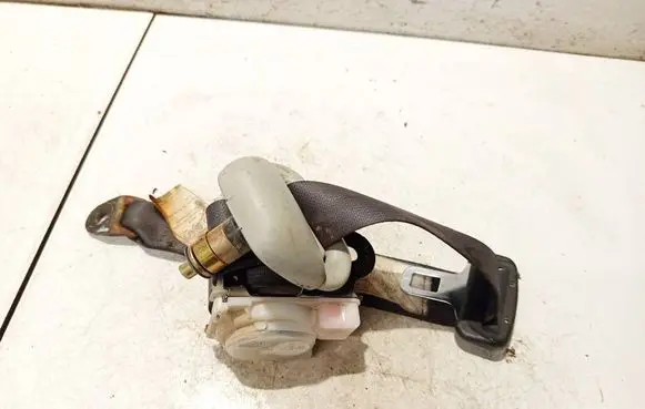 Toyota Corolla Verso E121 Rear seatbelt