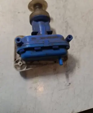 Audi 100 S4 C4 Central locking vacuum pump 893862153D