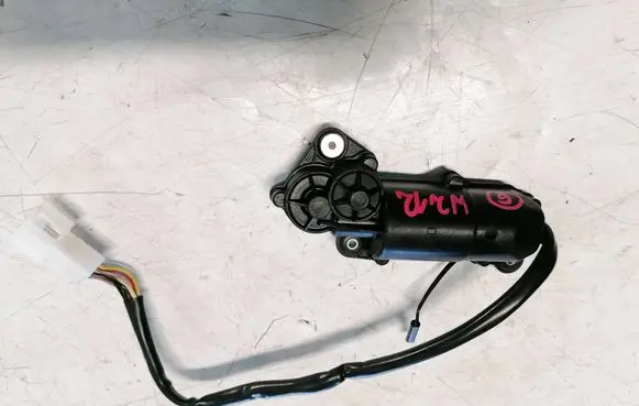 Mercedes-Benz C W204 Curtain motor 9918010435