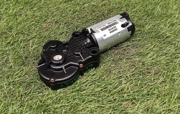 Ford Explorer Seat adjustment motor 24049524 82240189