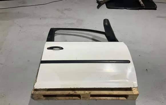 Volkswagen Caddy Front door