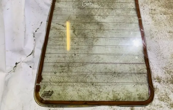 Renault Rapid Rear side window